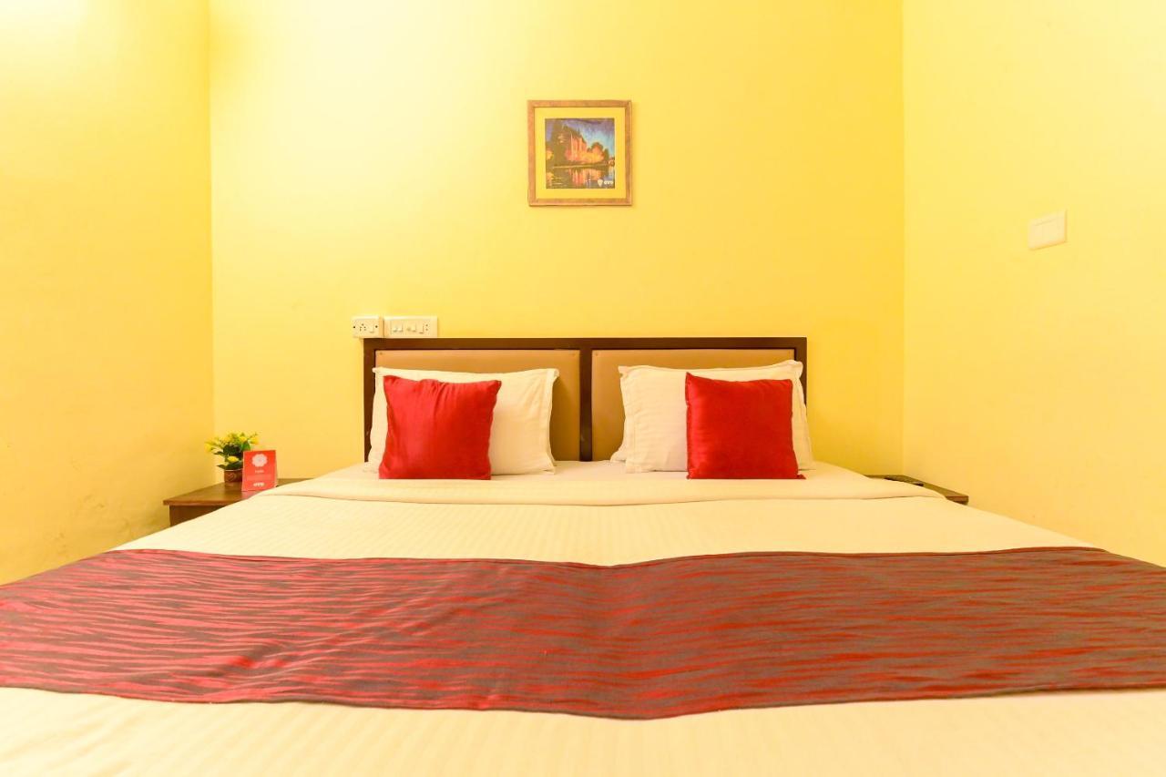 Oyo 8273 Diamond Inn Kochi Екстериор снимка