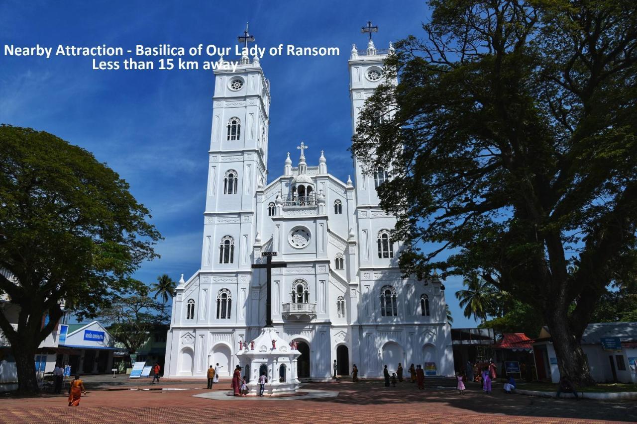 Oyo 8273 Diamond Inn Kochi Екстериор снимка